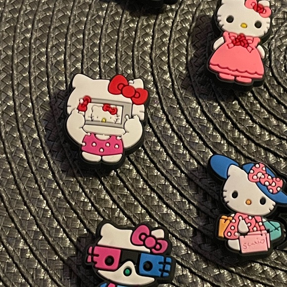 10pc Hello Kitty Love 💗 Sanrio Croc Charms - Picture 7 of 9